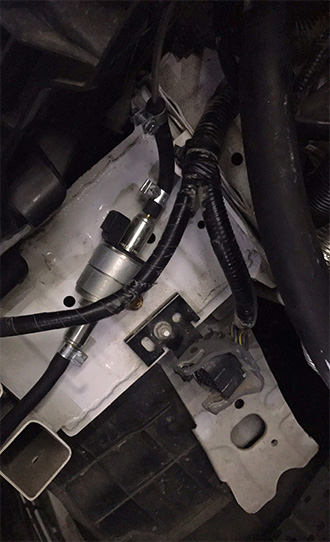 秦EV300安装加热器油泵
